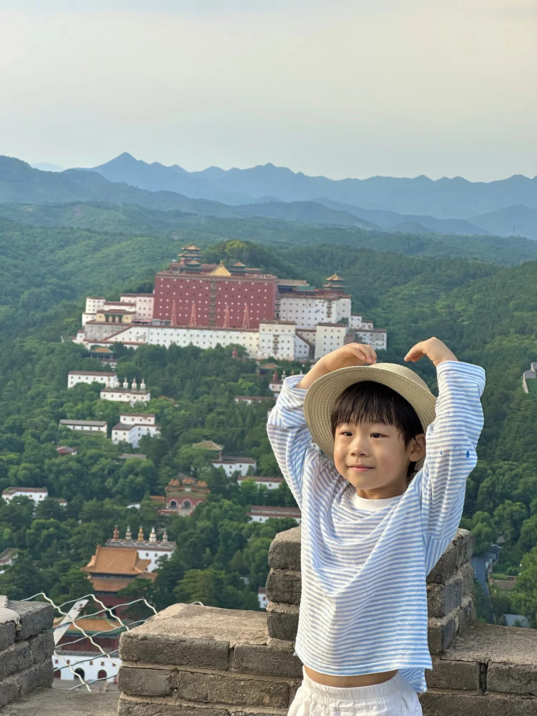 笑死！去了承德避暑山庄，中暑了😂