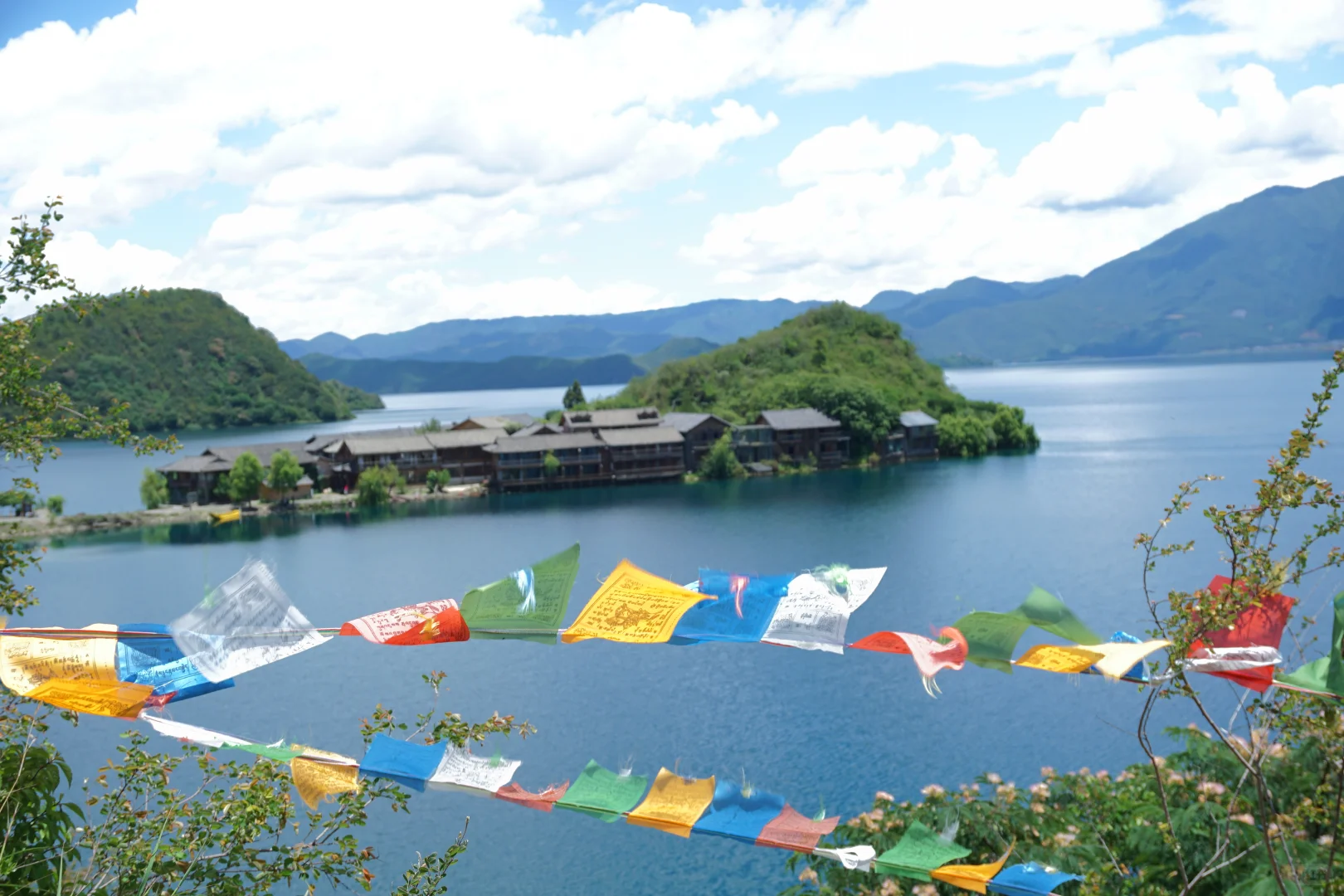 在泸沽湖看到了果冻湖🌊