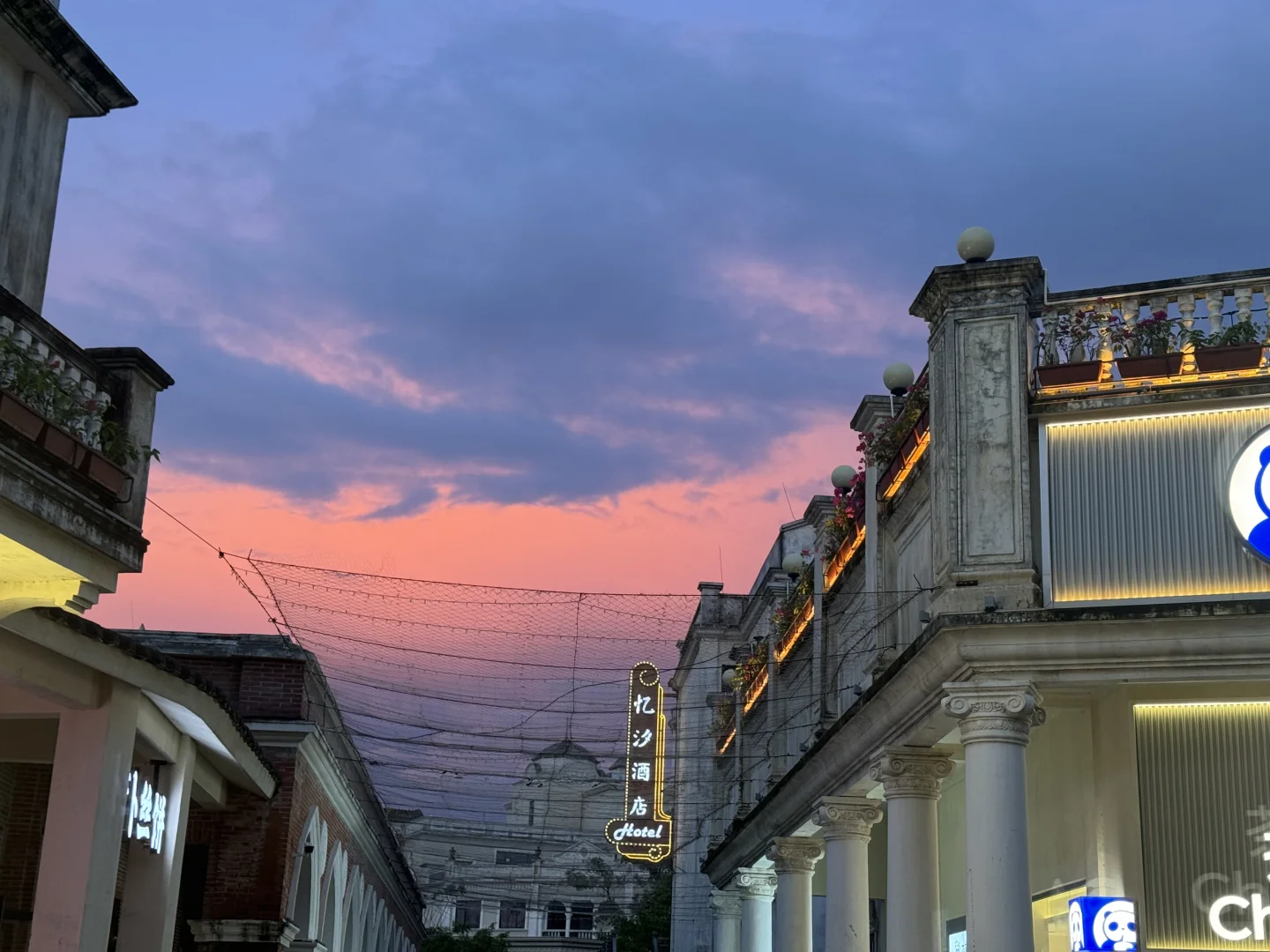 95后裸辞女孩｜一边旅游一边沉浸式创业