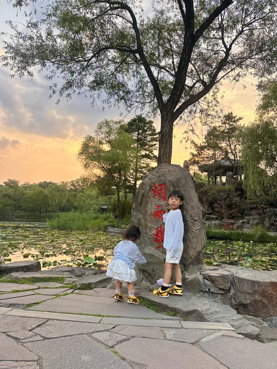 笑死！去了承德避暑山庄，中暑了😂