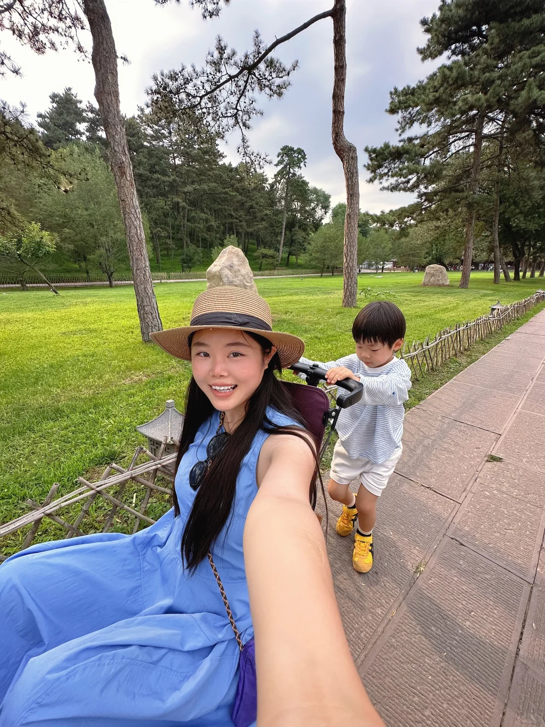 笑死！去了承德避暑山庄，中暑了😂