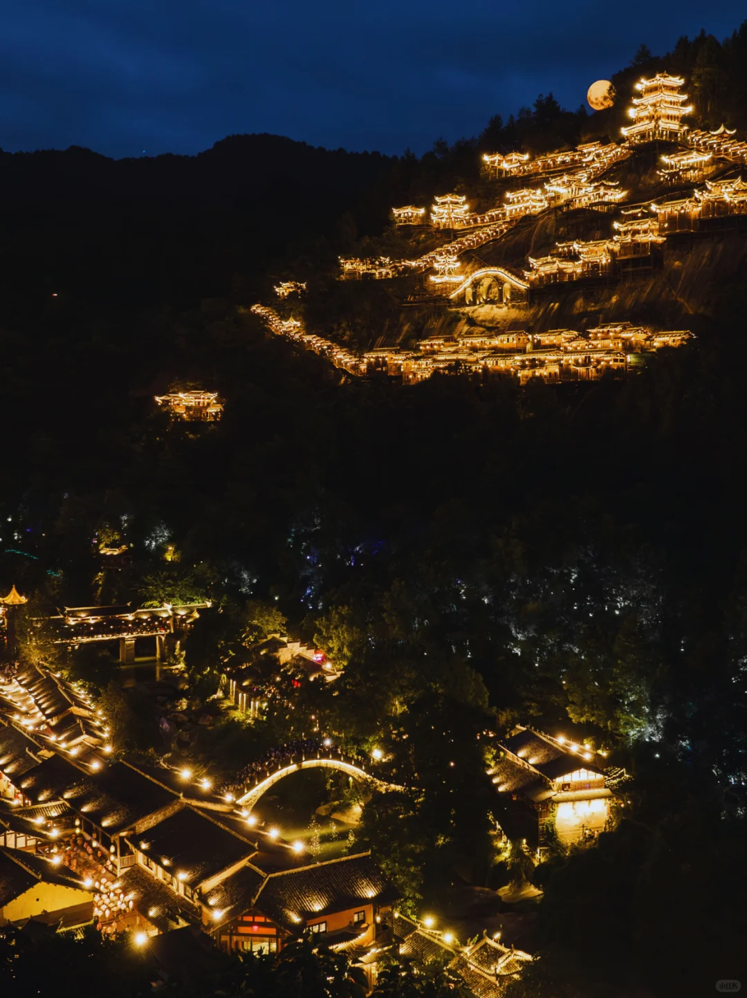 避暑又出片❗悬崖上的仙侠世界你体验过吗❓