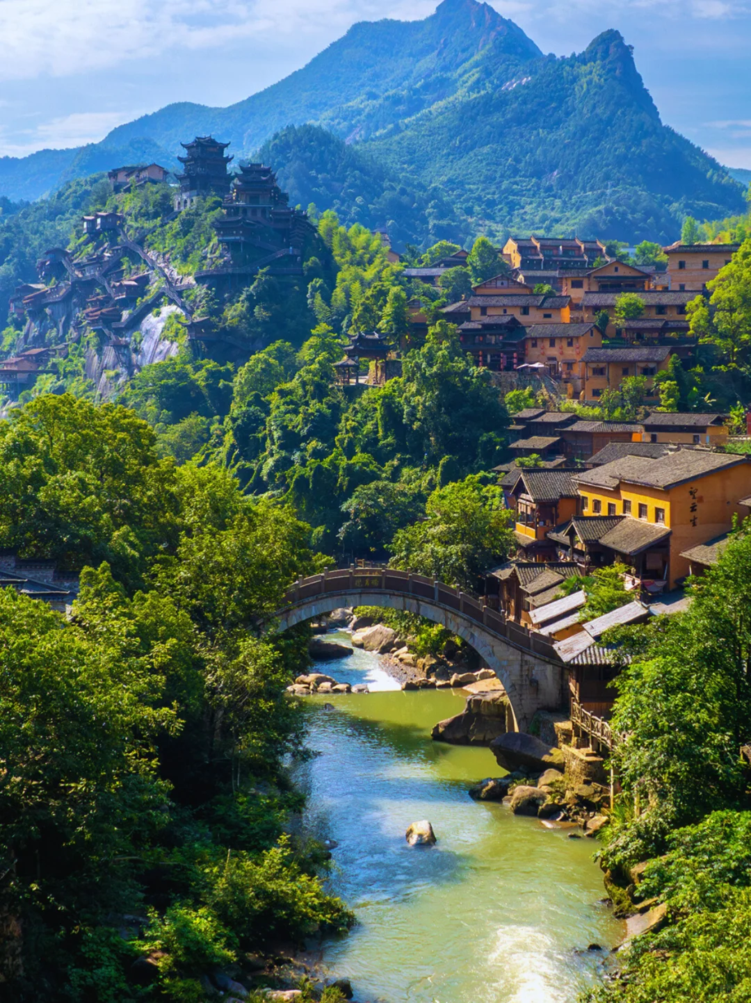 避暑又出片❗悬崖上的仙侠世界你体验过吗❓