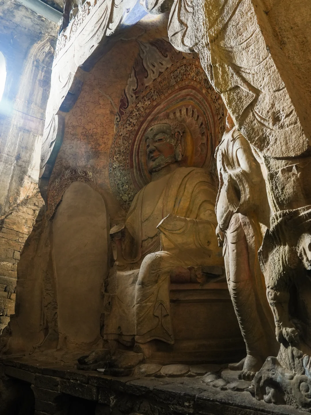 以为云冈石窟够震撼了，直到我去了趟响堂山