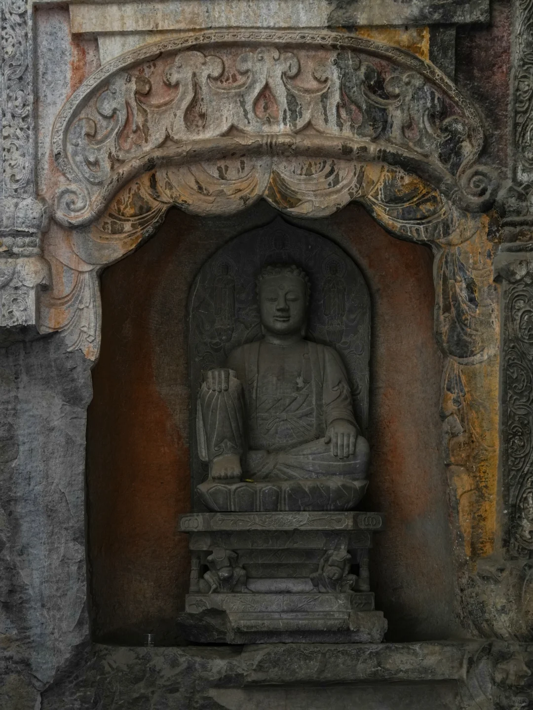 以为云冈石窟够震撼了，直到我去了趟响堂山