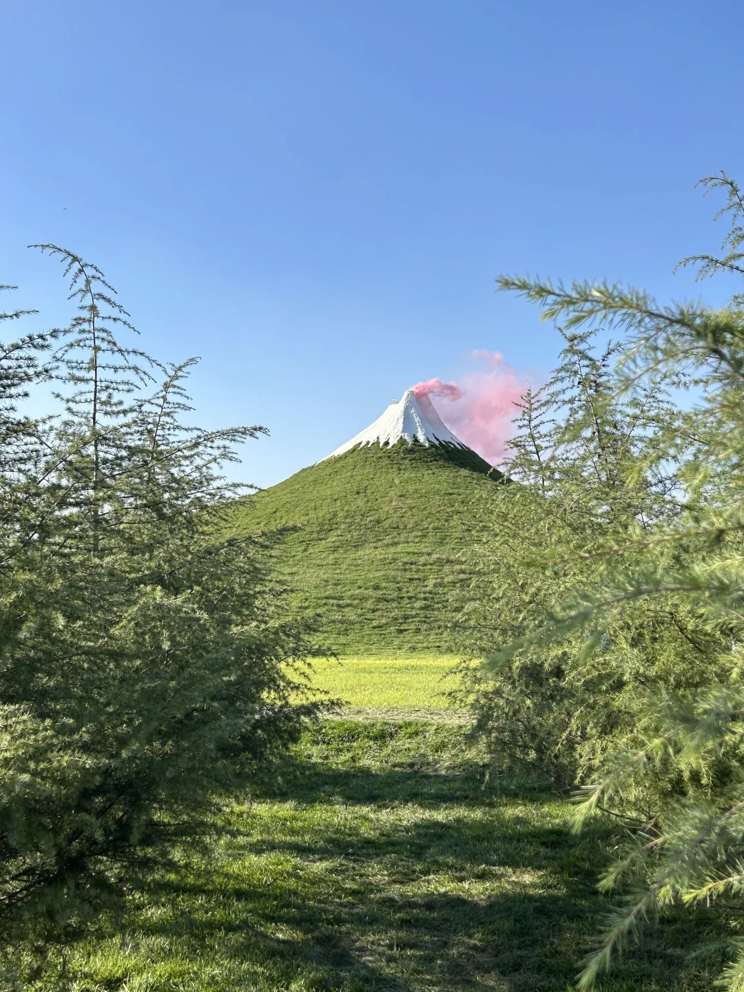 像动漫一样！活火山喷发！