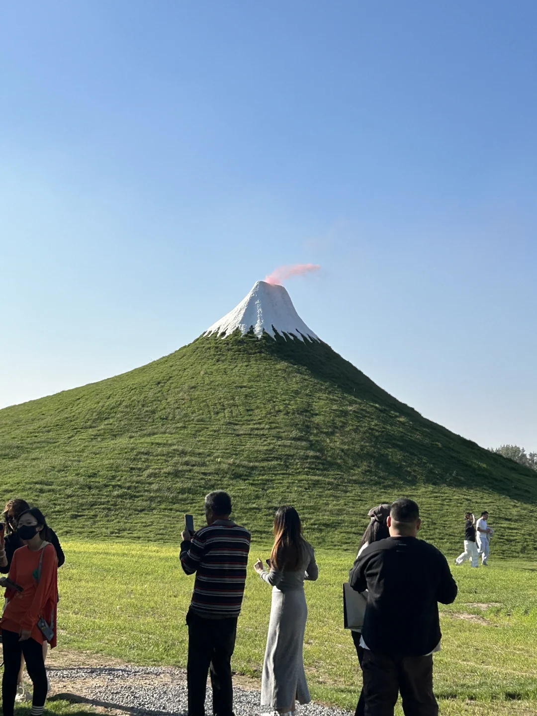 像动漫一样！活火山喷发！