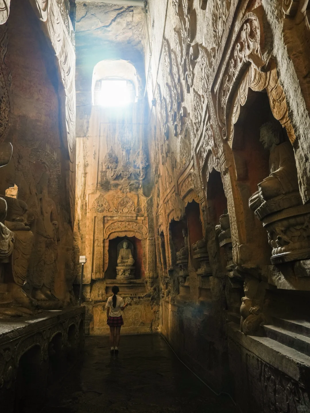 以为云冈石窟够震撼了，直到我去了趟响堂山