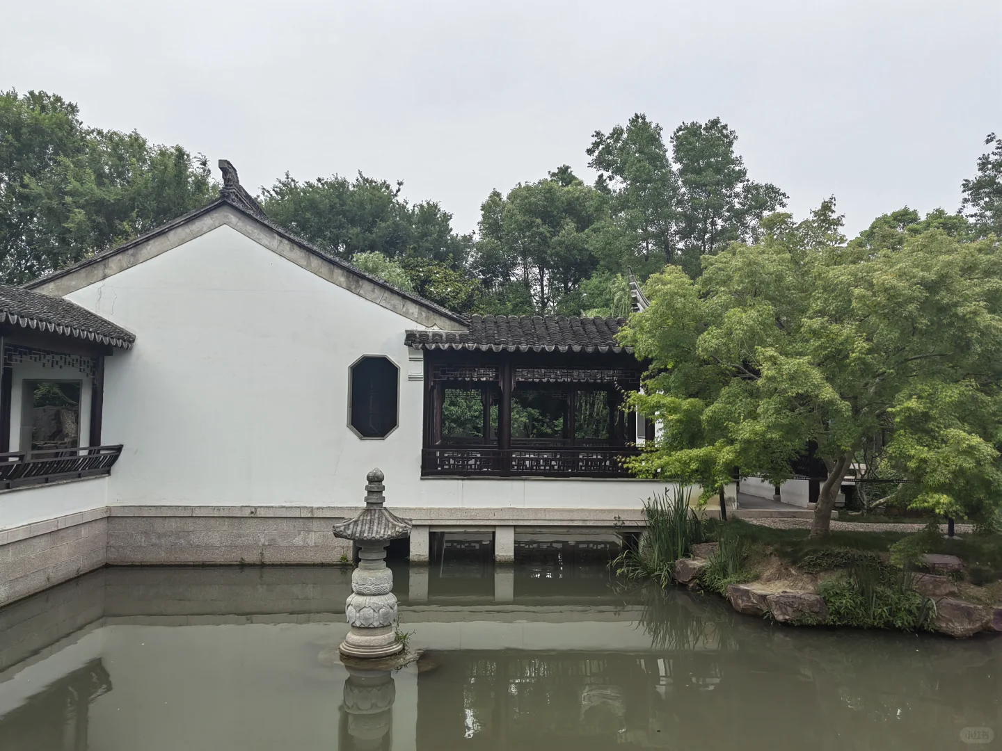 去苏州旅游,结果在景区里睡着