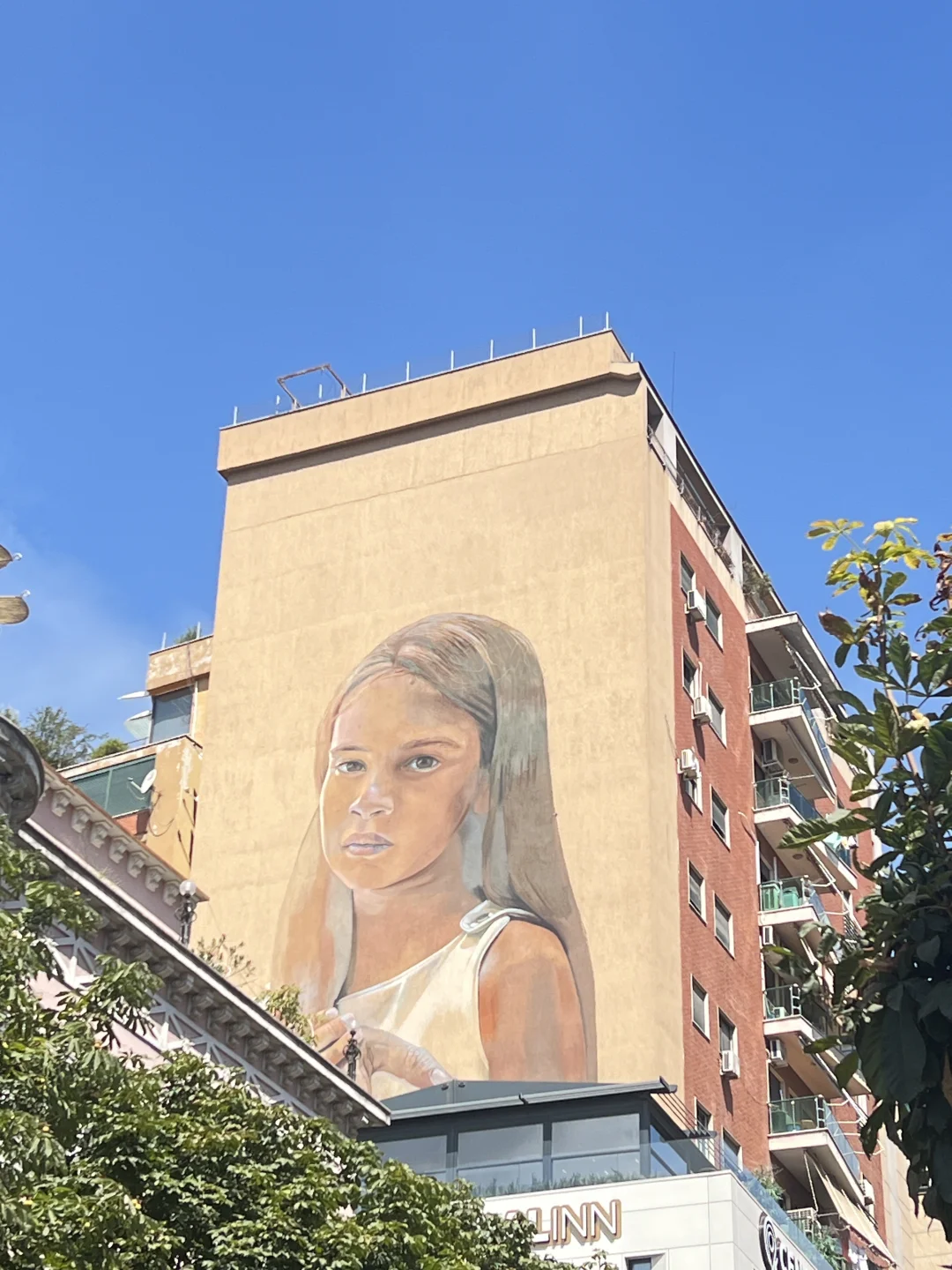 地拉那旅游荒漠。不推荐