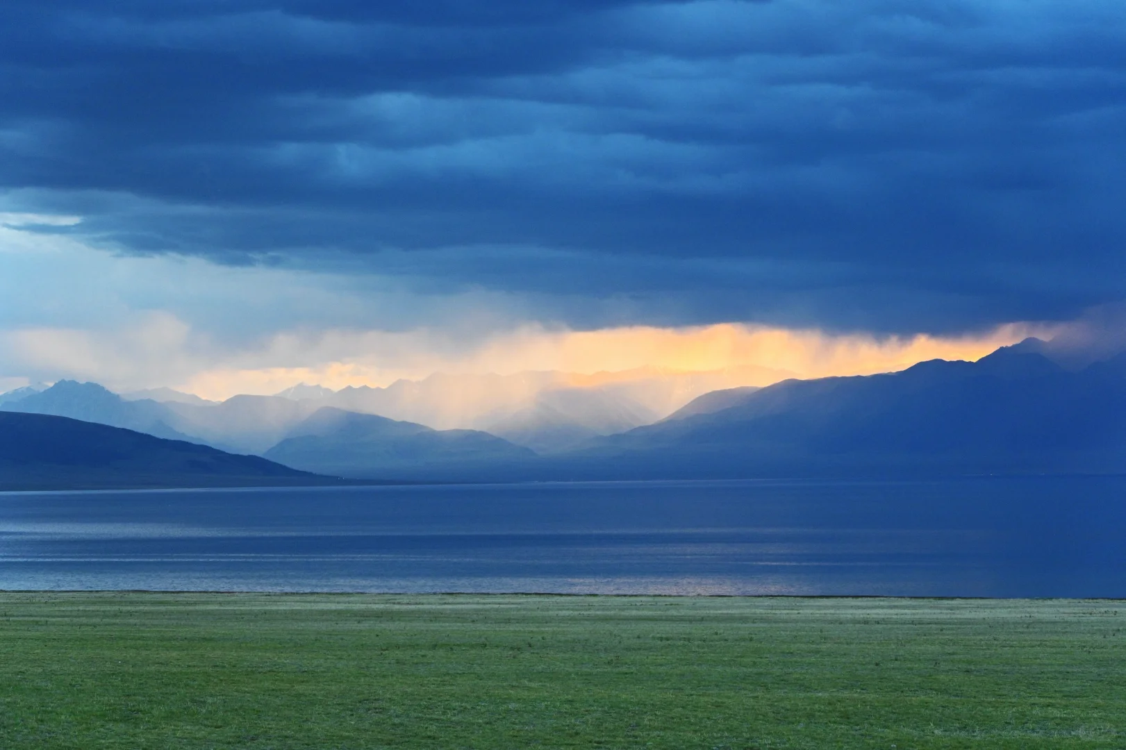 生命的原点——赛里木湖