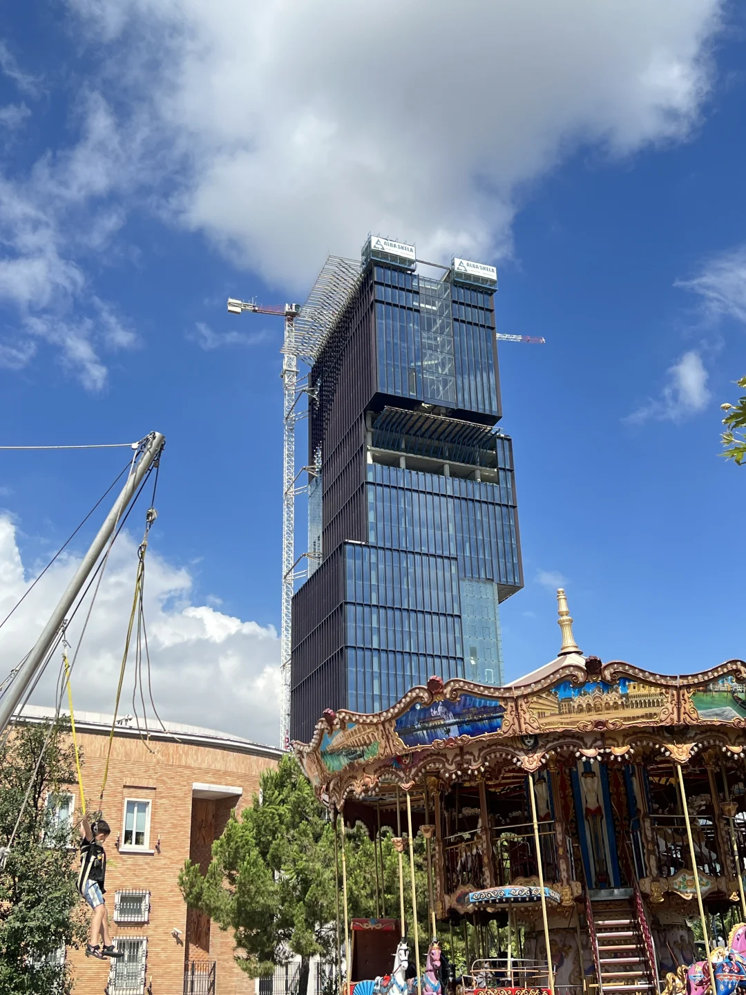 地拉那旅游荒漠。不推荐