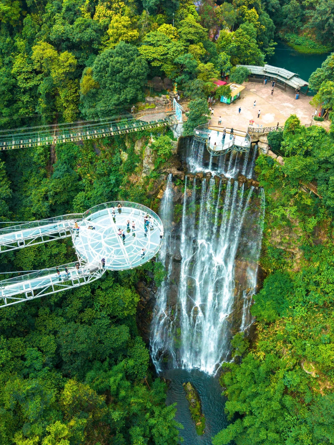 这是啥神仙地方？好像掉进了广东的瀑布堆