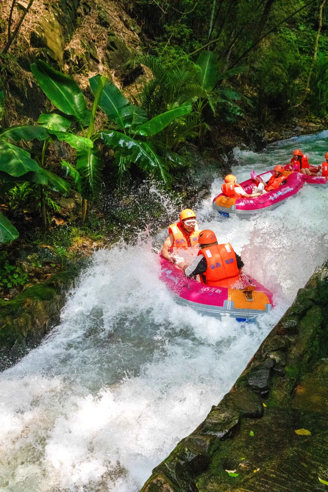 这是啥神仙地方？好像掉进了广东的瀑布堆
