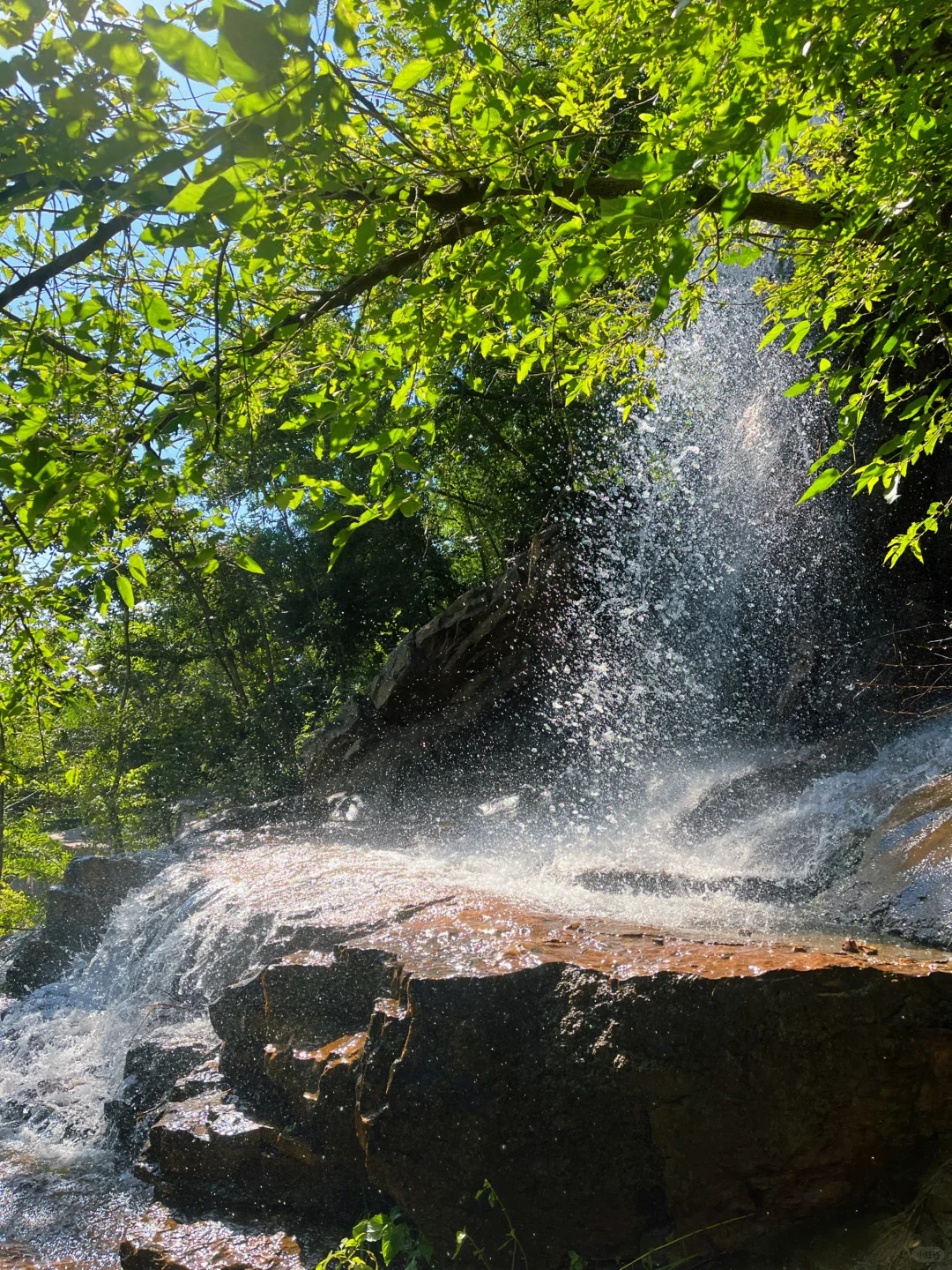 挂壁栈道———人参谷，感觉是要准备收费的节奏