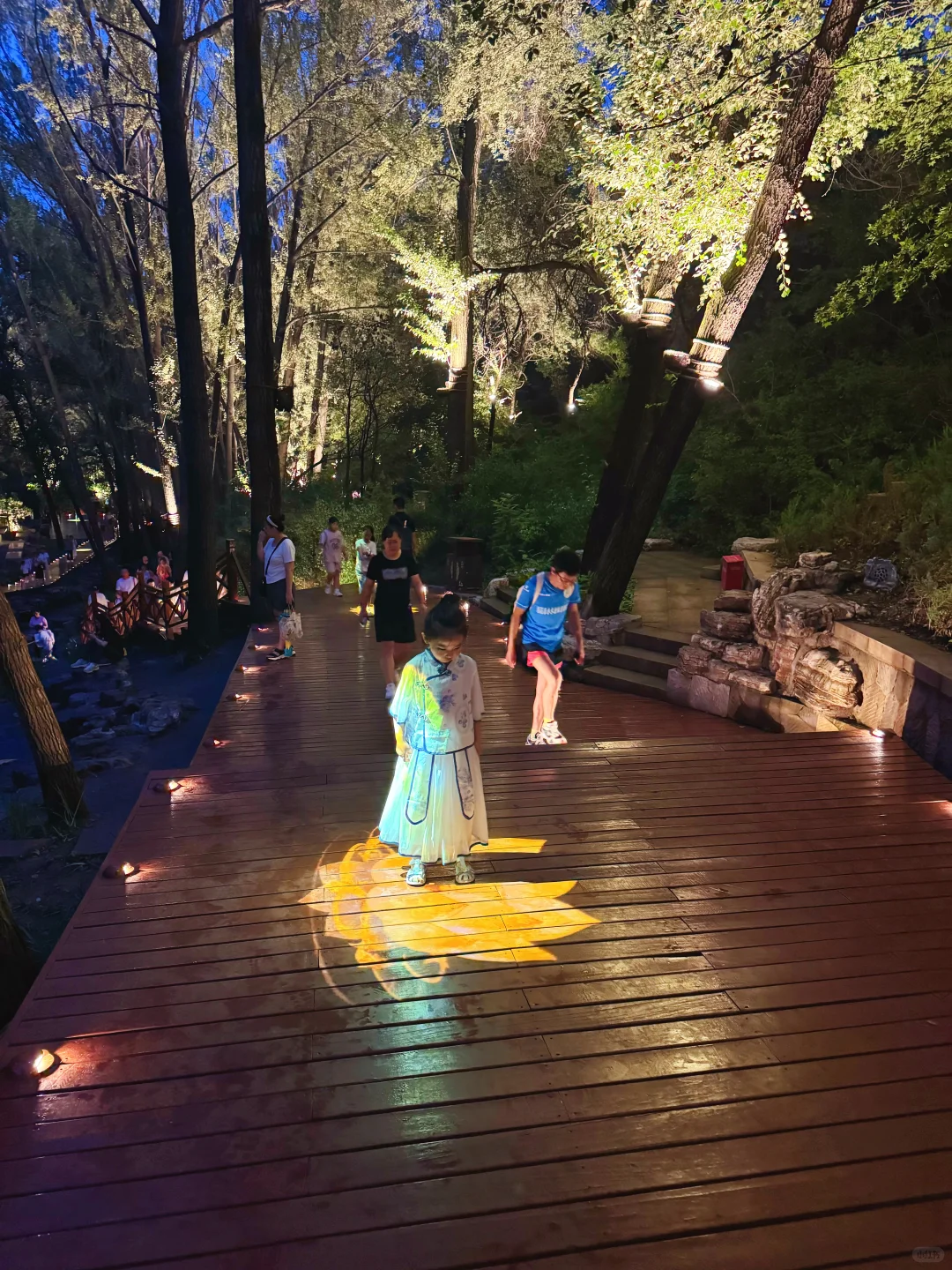 这么热的天，夜游蒙山避暑圣地，遛娃玩水绝啦