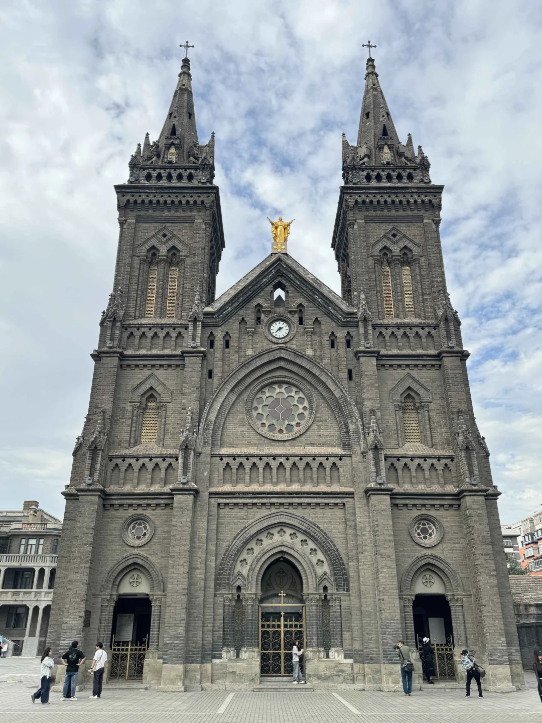 沈阳旅行第一天朋友圈问疯了😂以为我出国了