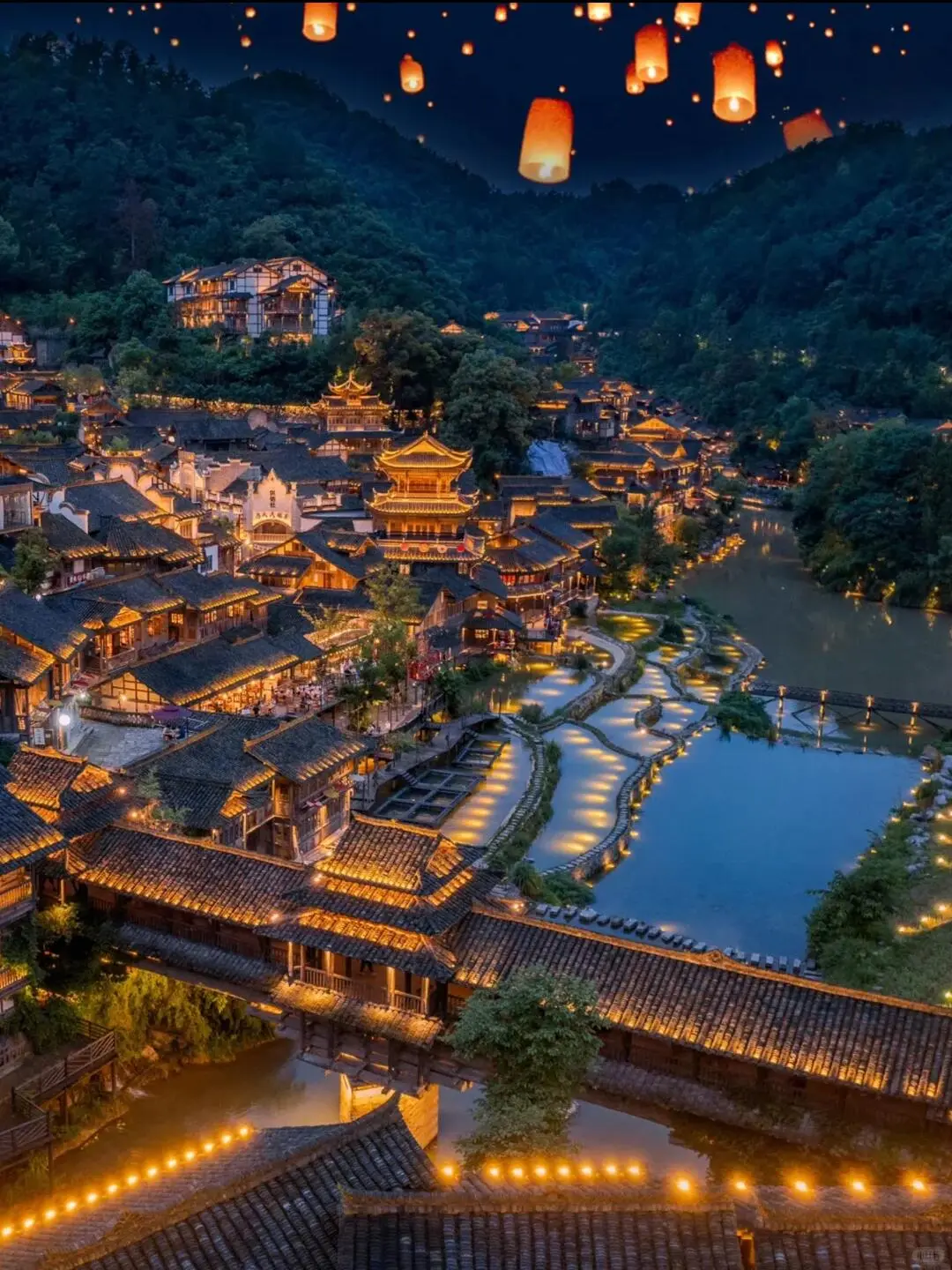 带娃去了贵州悬崖瀑布酒店，真比国外还震撼