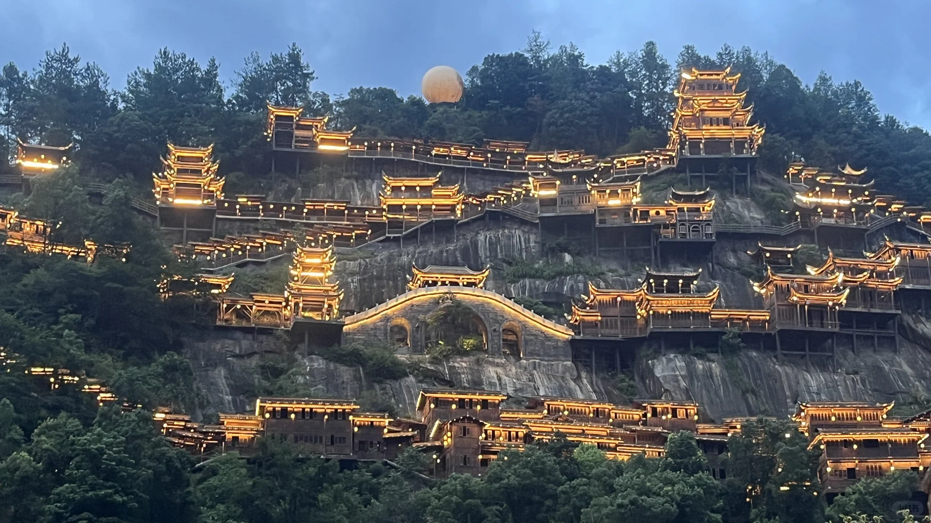 一条很累很有点莫名其妙的自驾游路线