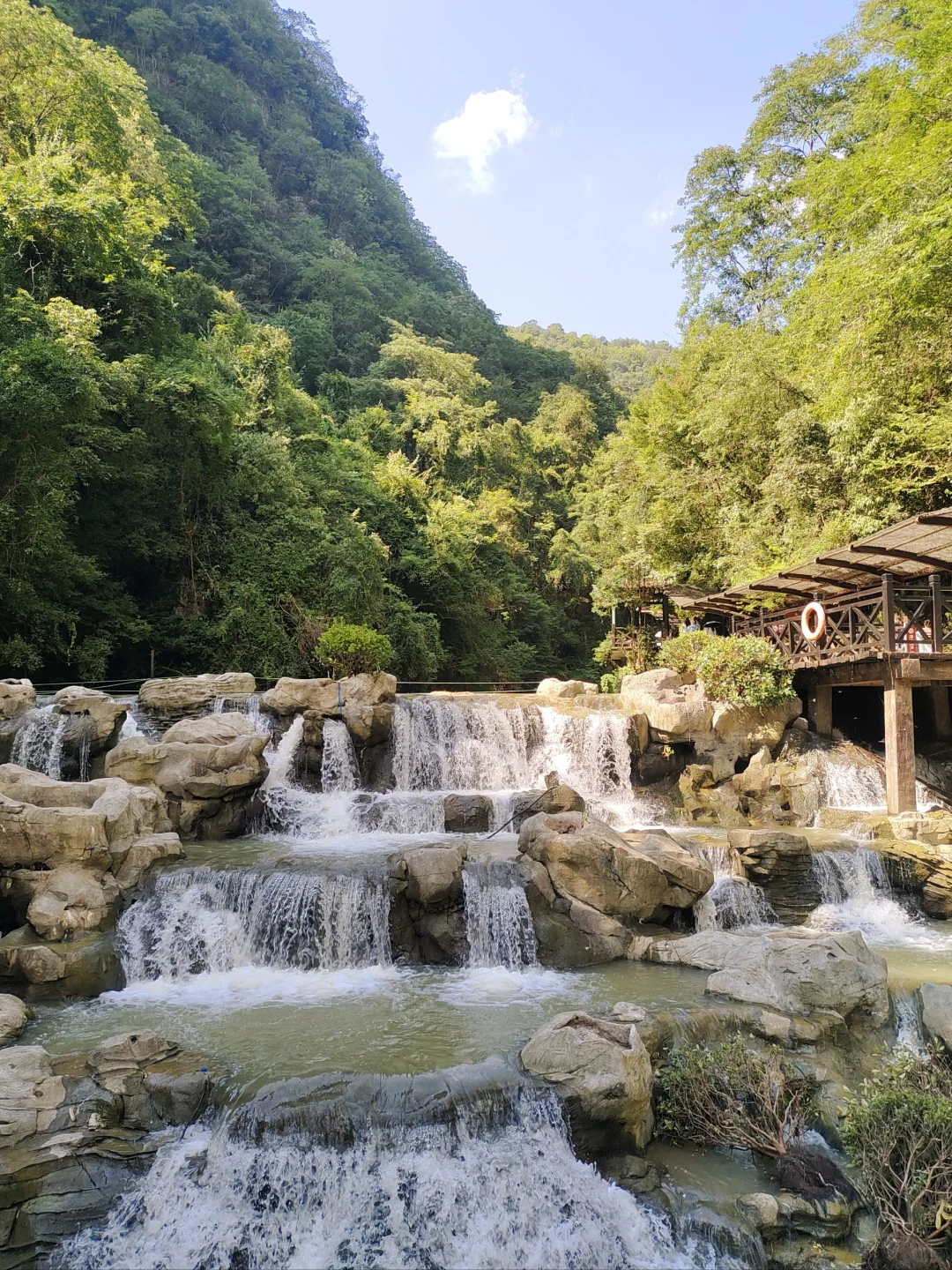 宝藏小众景点宜昌三峡大瀑布