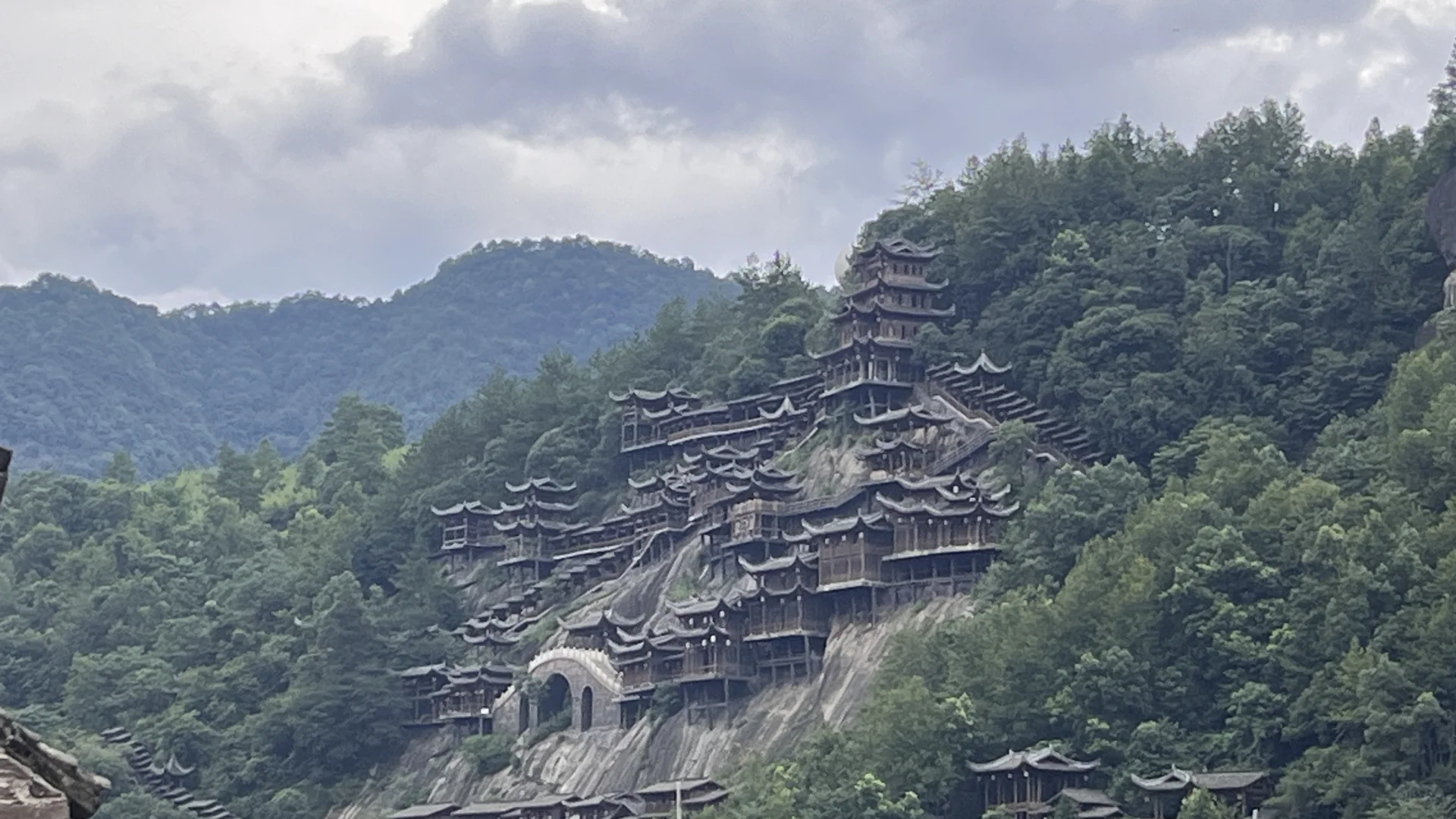 一条很累很有点莫名其妙的自驾游路线