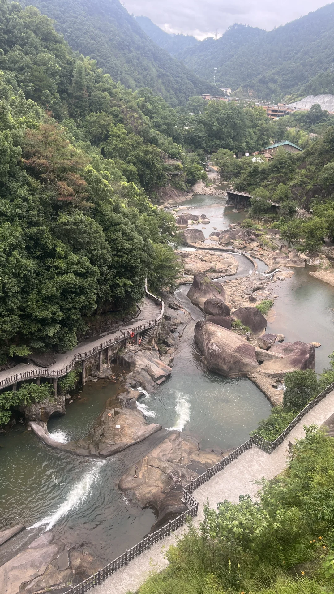 一条很累很有点莫名其妙的自驾游路线