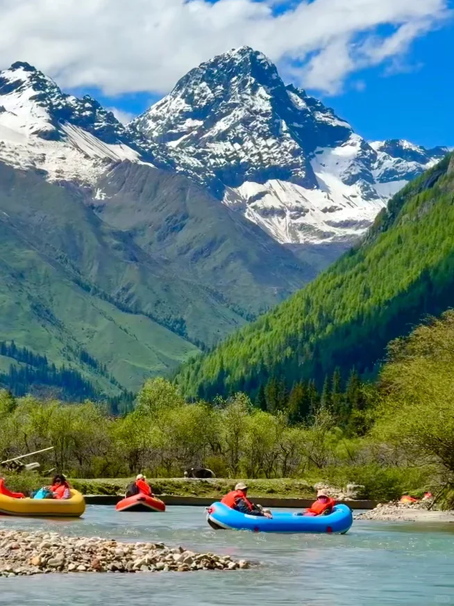 夏季的四姑娘山美成了一幅油画!!!live图