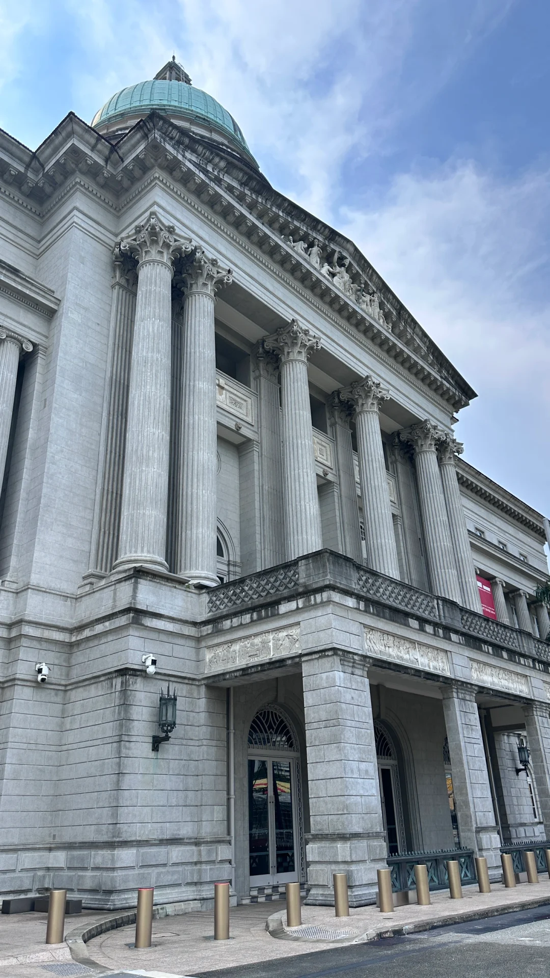 女生勇闯新加坡两天一晚