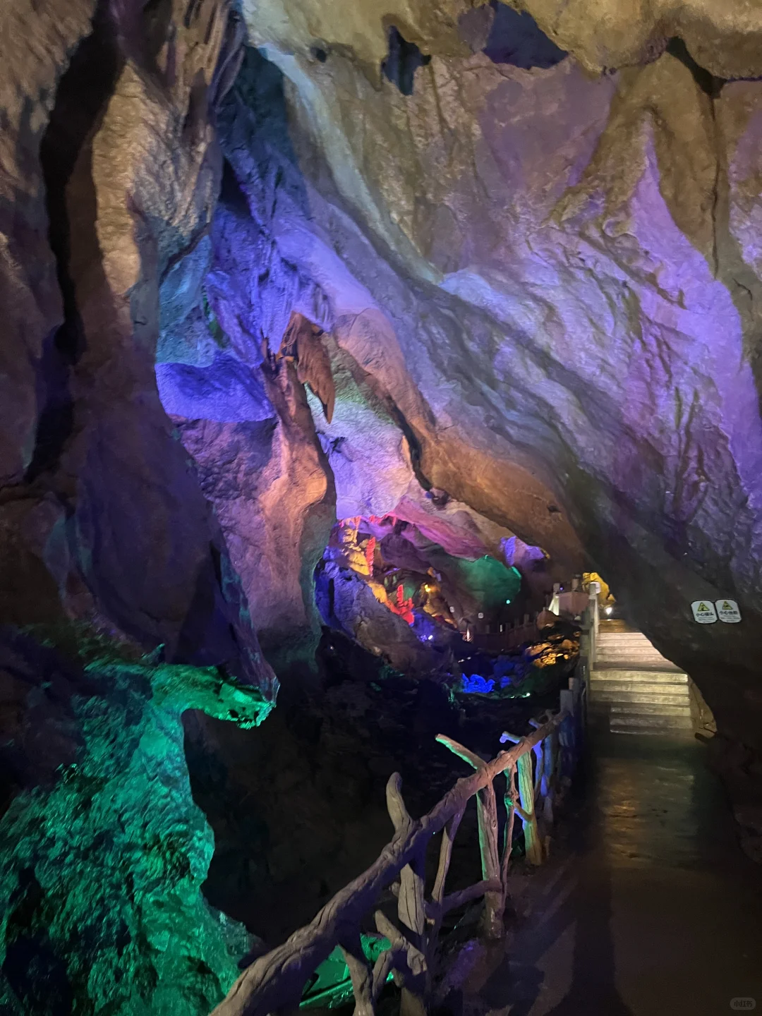 这个溶洞漂流太好玩了吧⛰️💦