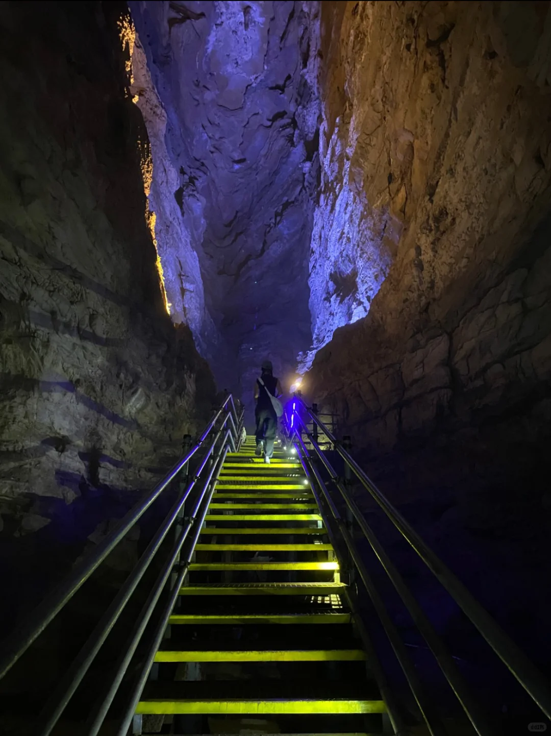 被贵州这个地心秘境震撼到了！！！