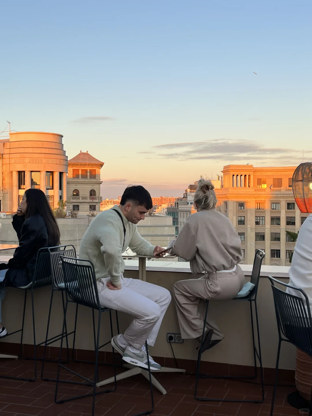 Hola：）遇见巴塞的日落🌄