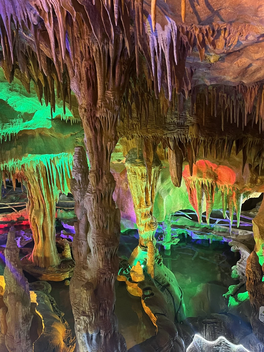 这个溶洞漂流太好玩了吧⛰️💦