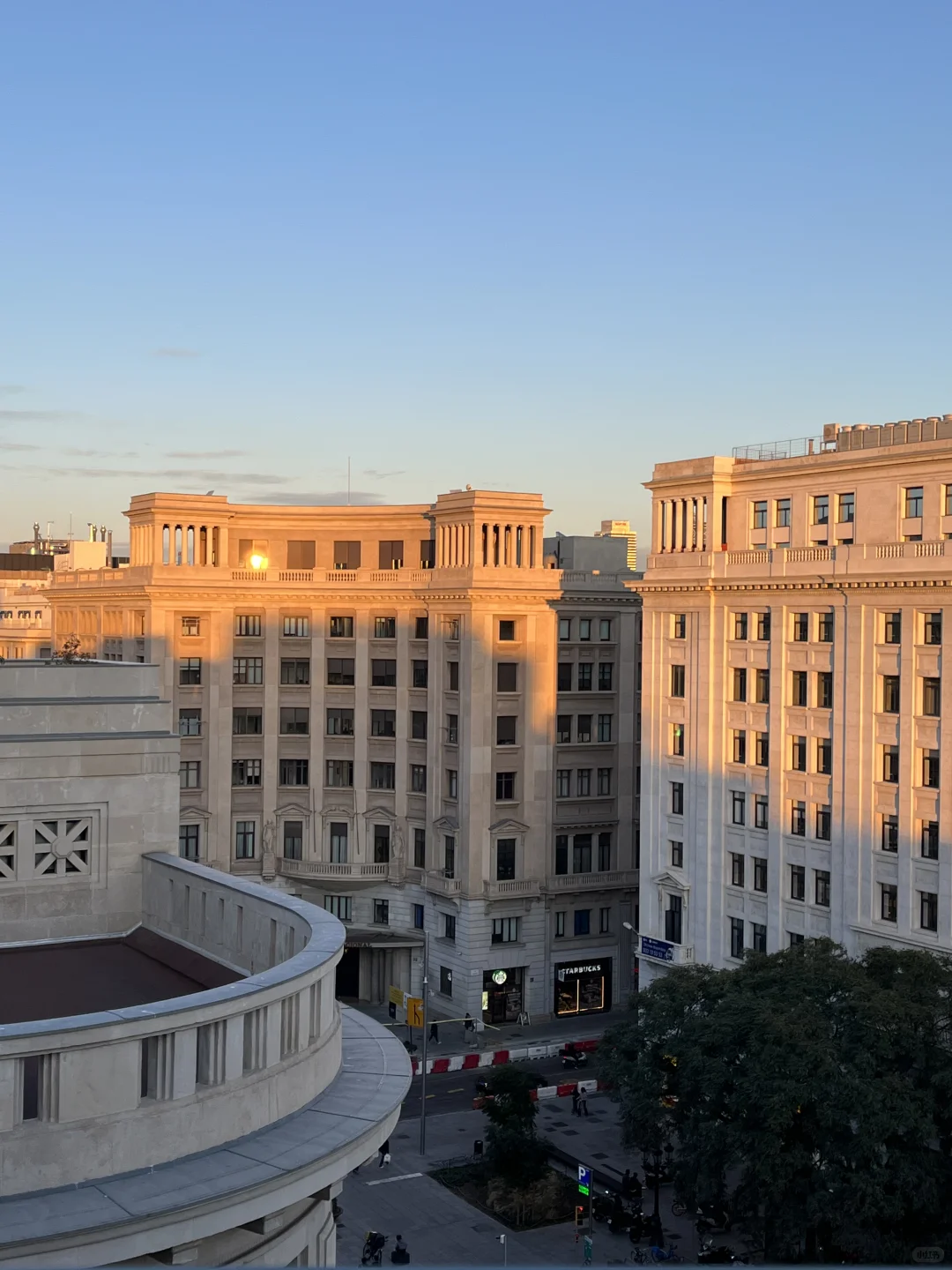 Hola：）遇见巴塞的日落🌄