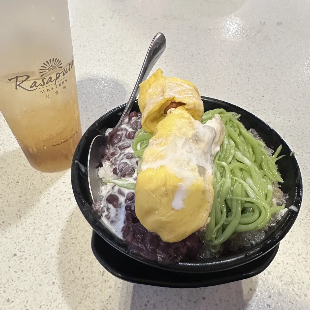 女生勇闯新加坡两天一晚