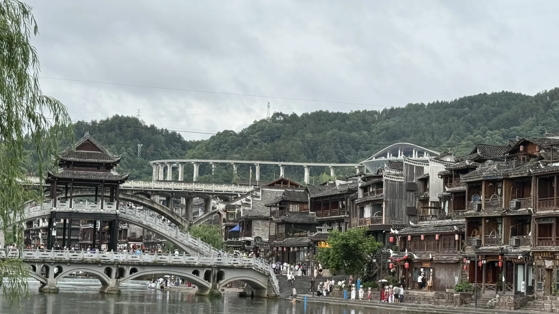 🌟【凤凰必打卡攻略】一日玩转科幻与民俗！