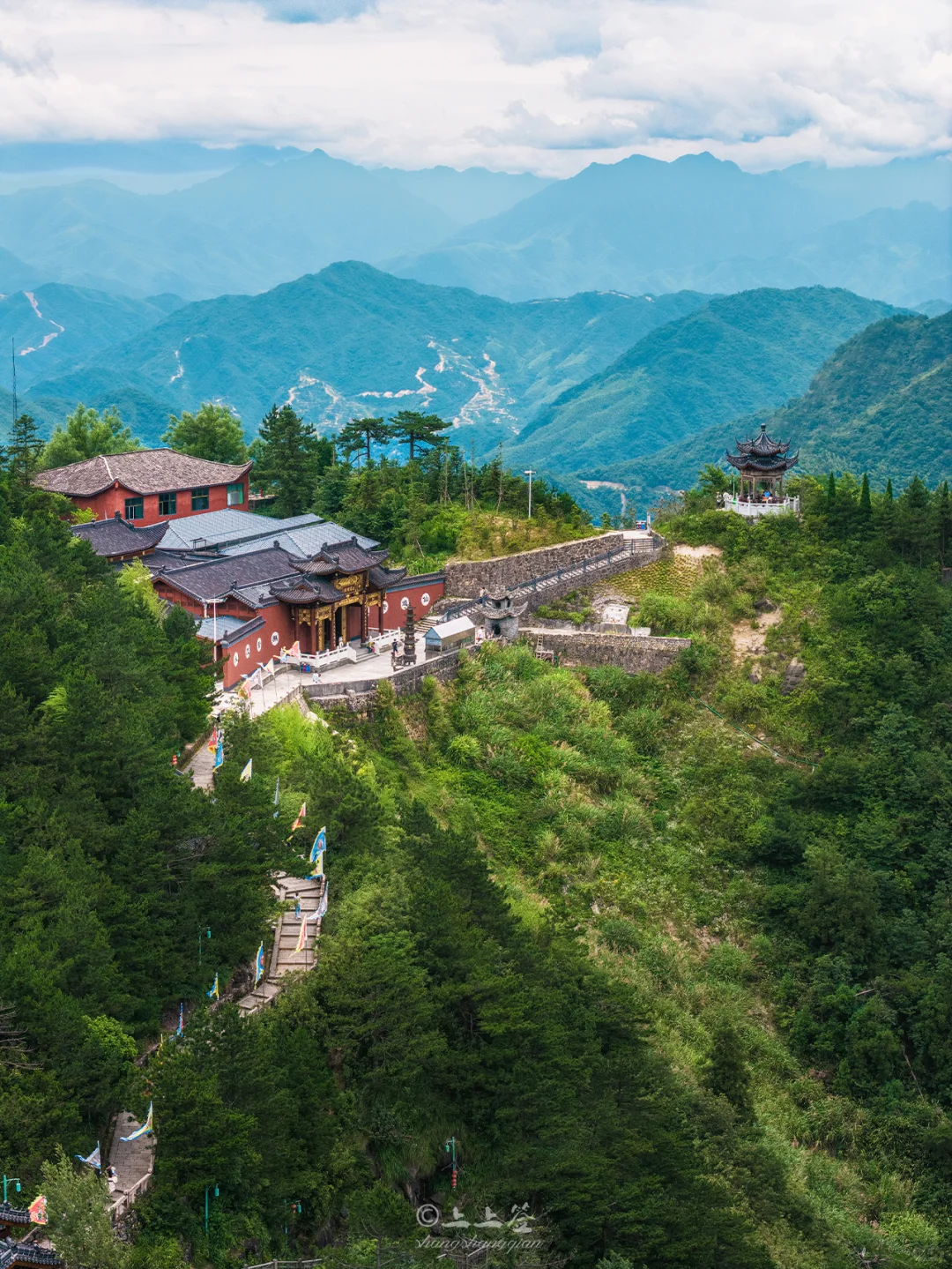 为了这座仙境古村，我特意去了一趟江西⛰️