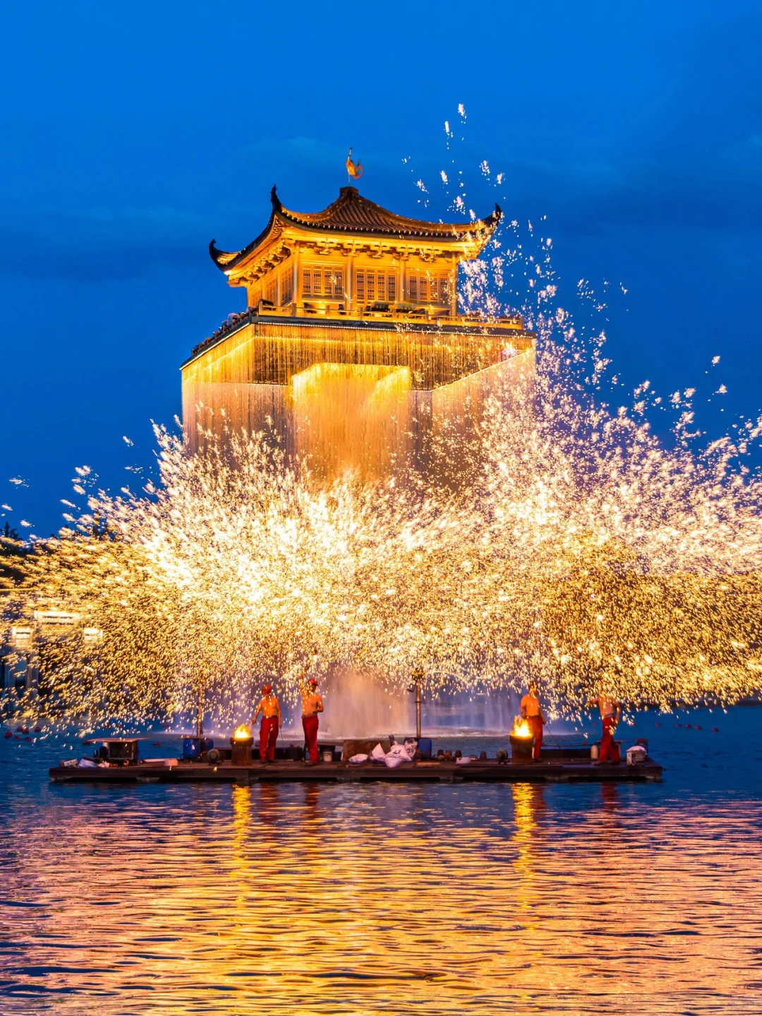 官宣❗️婺源婺女洲7-8月铁花烟火｜时间表