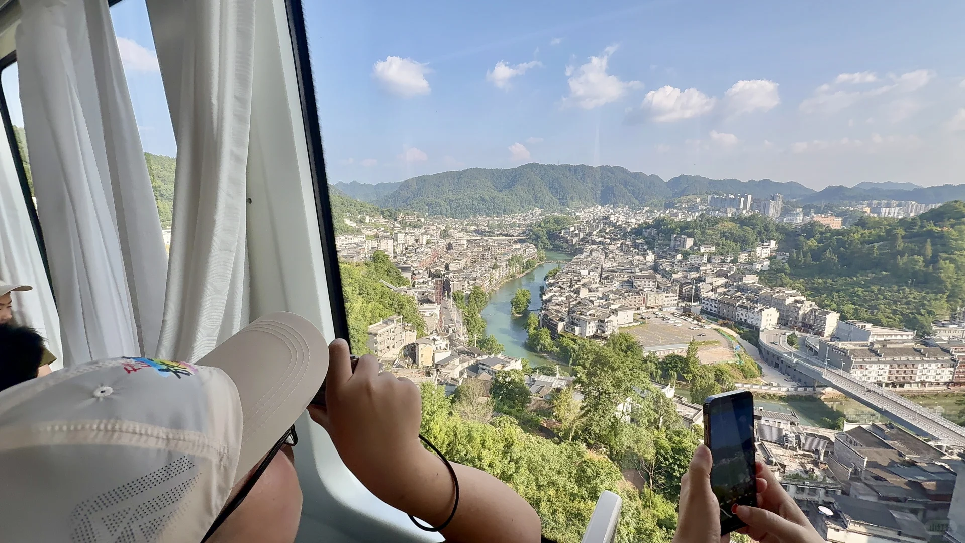 🌟【凤凰必打卡攻略】一日玩转科幻与民俗！