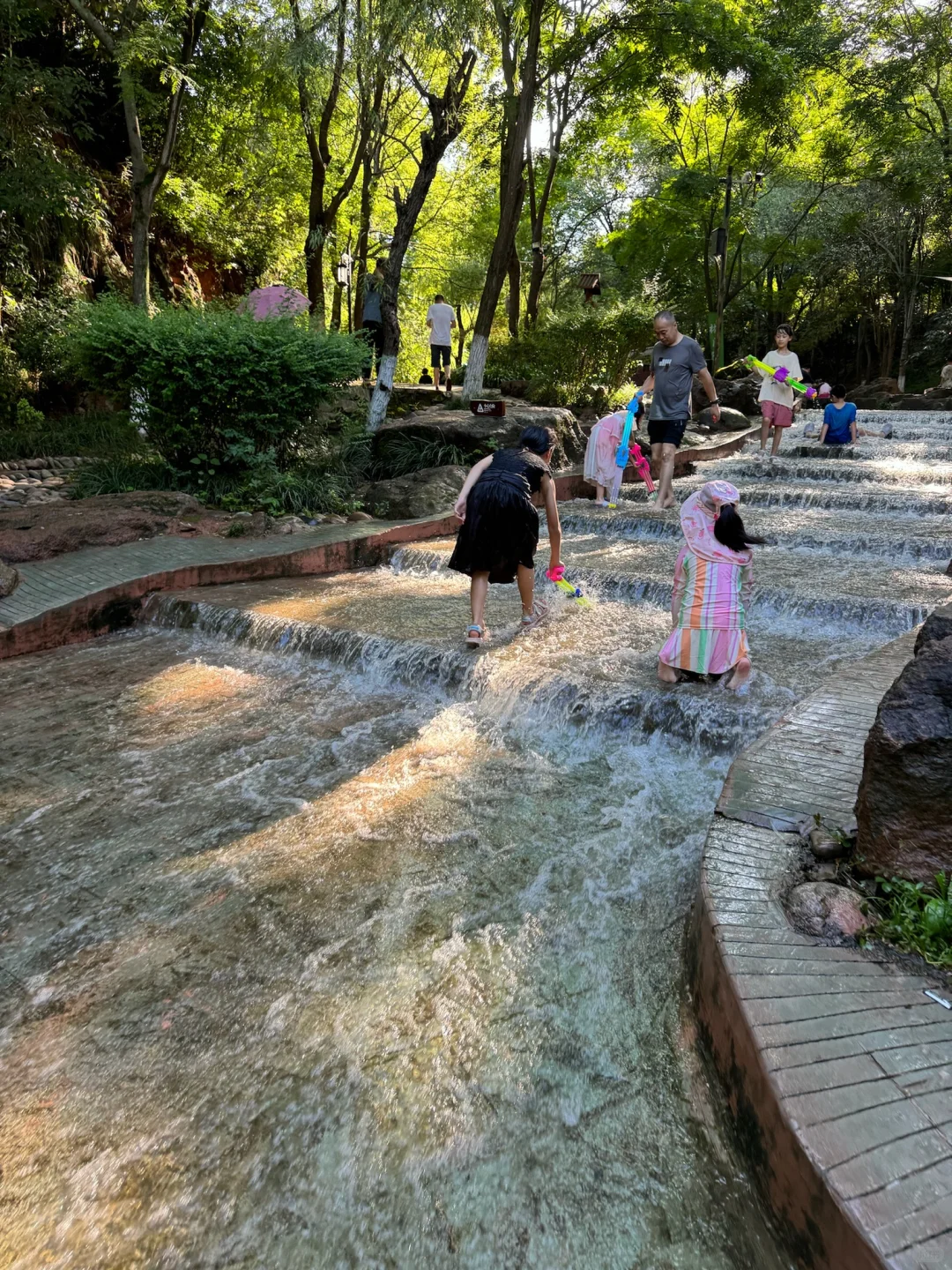 成都周边|1h直达的免费亲子玩水避暑地