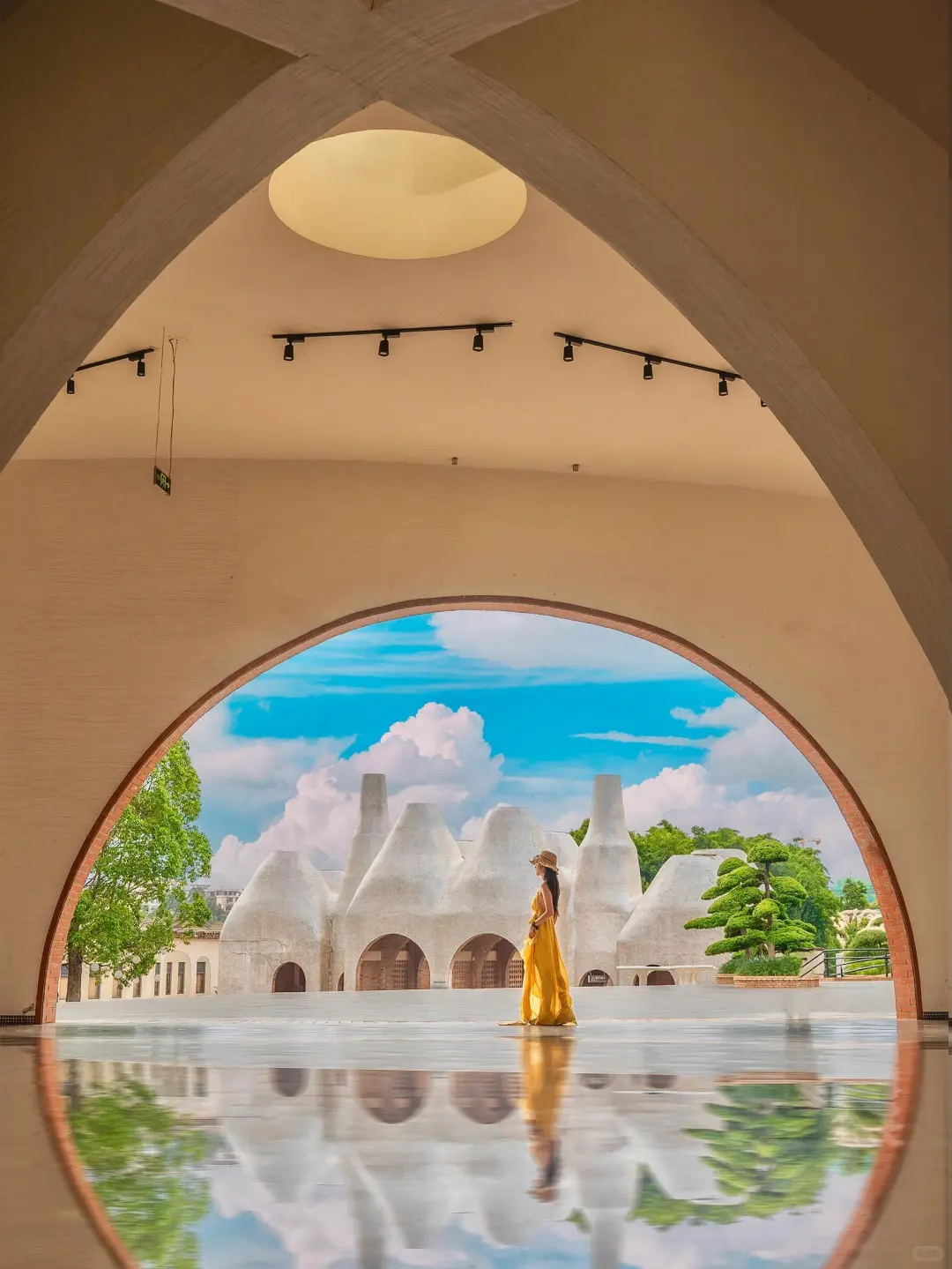 放弃大理了，暑假冲24°C的弥勒，人少景还美