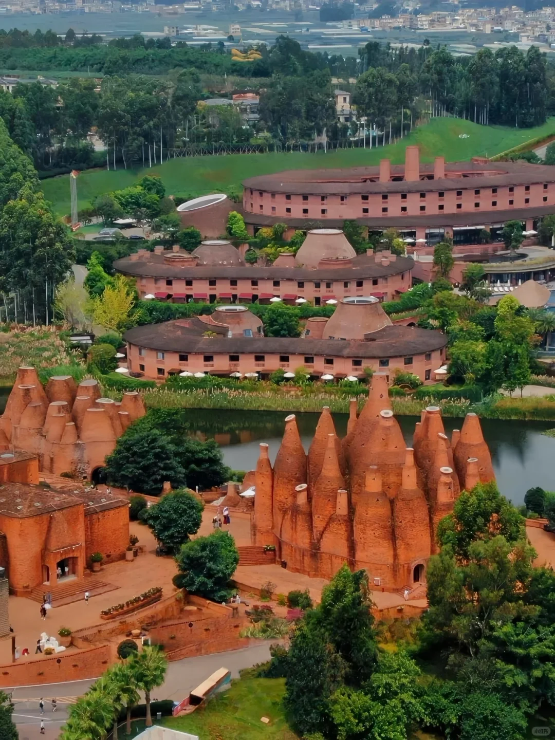 放弃大理了，暑假冲24°C的弥勒，人少景还美