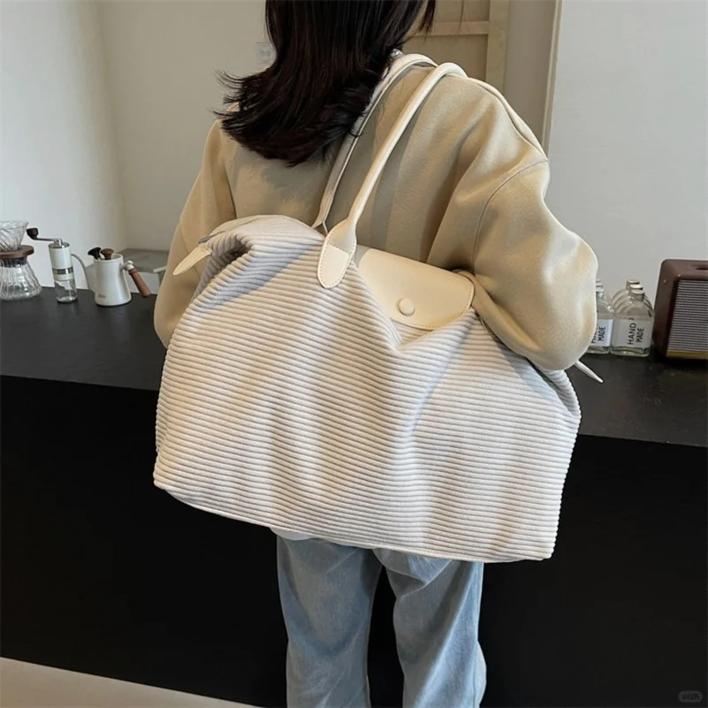 大容量通勤旅游行李包女2024秋百搭潮流