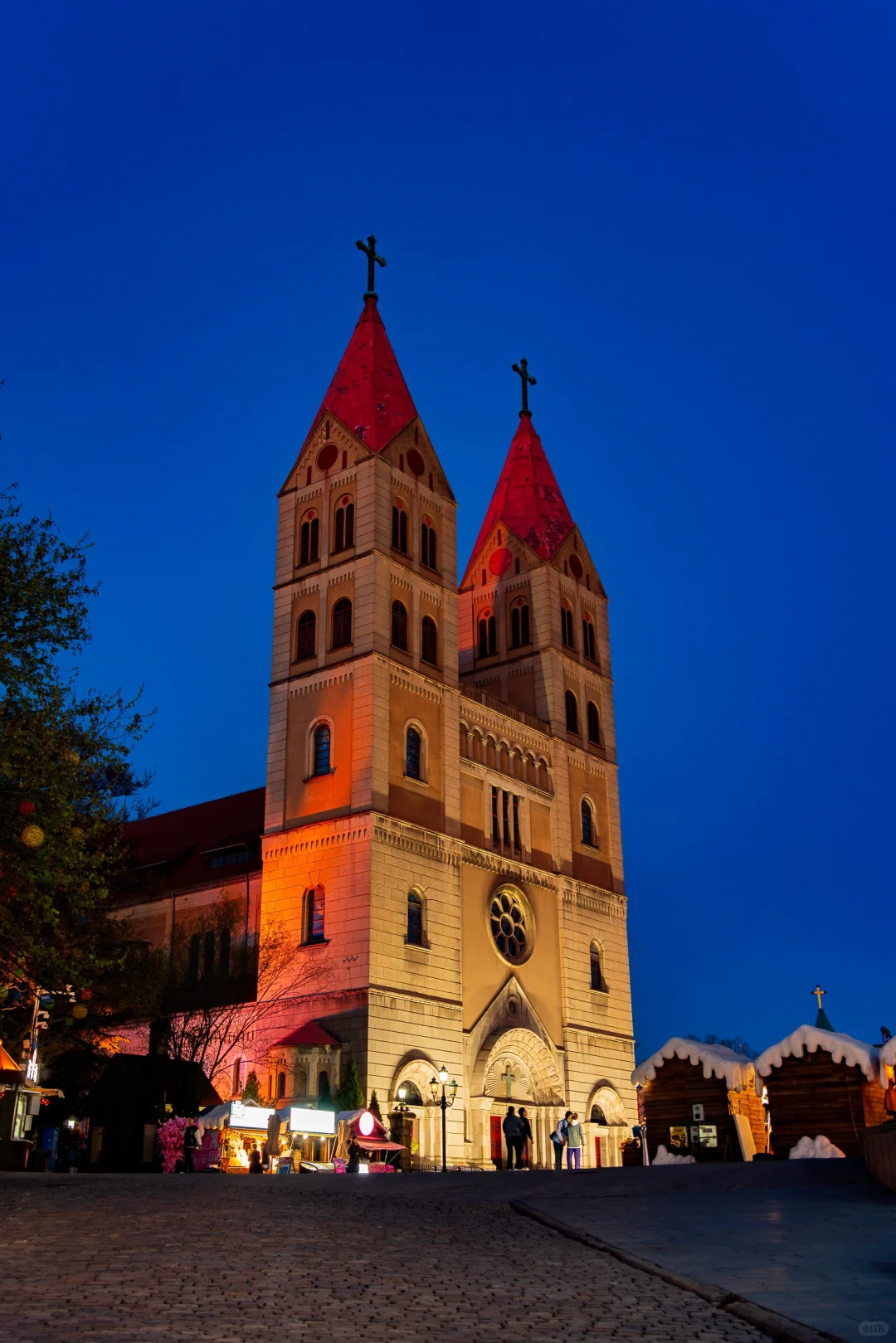 不是布拉格 是青岛