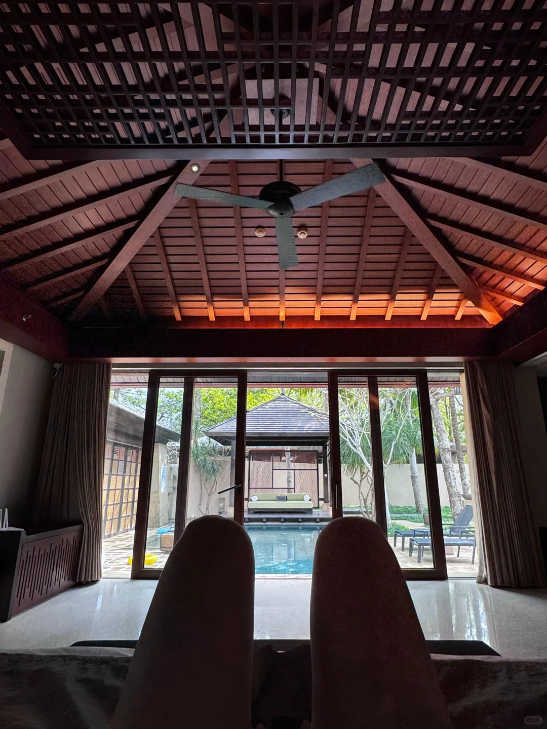 弥补了国内没有白莲花度假村的空白