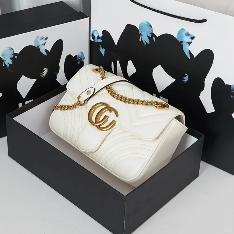 香港女士真皮包包2025新款斜挎包小香风