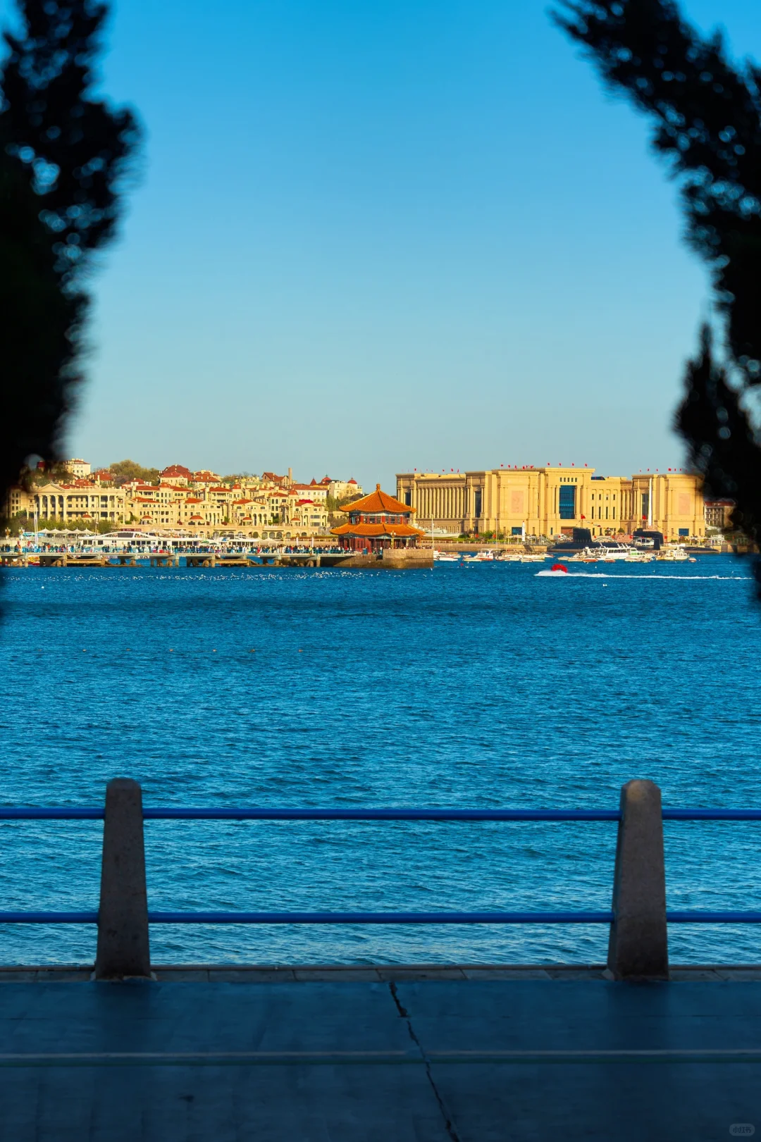 不是布拉格 是青岛