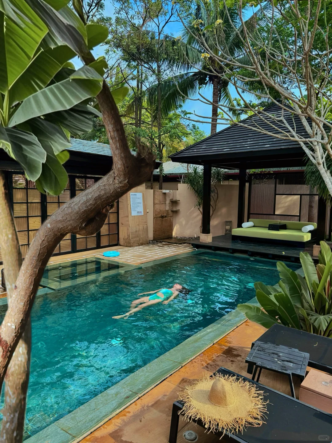 弥补了国内没有白莲花度假村的空白