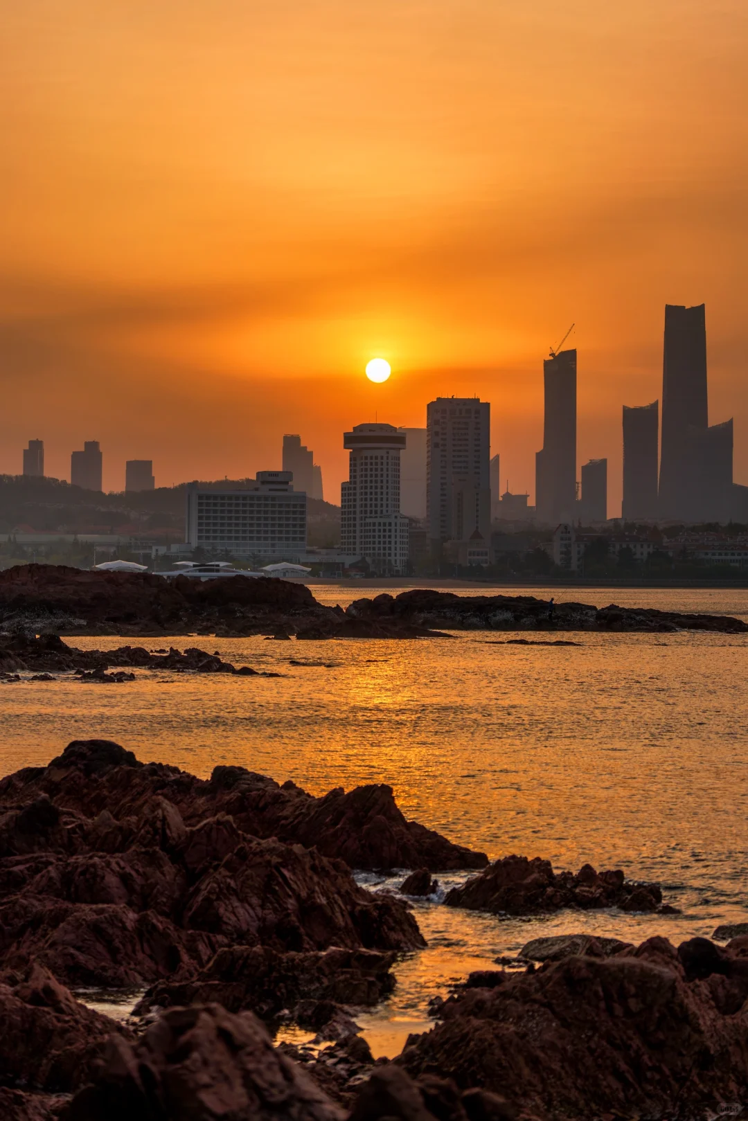 不是布拉格 是青岛