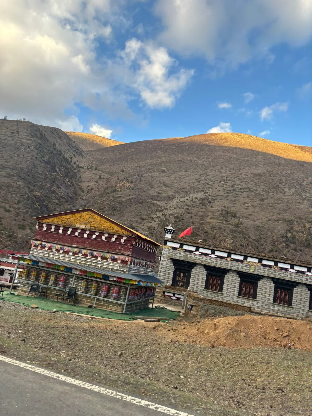 世界这本书多又读了一页｜五一自驾稻城亚丁