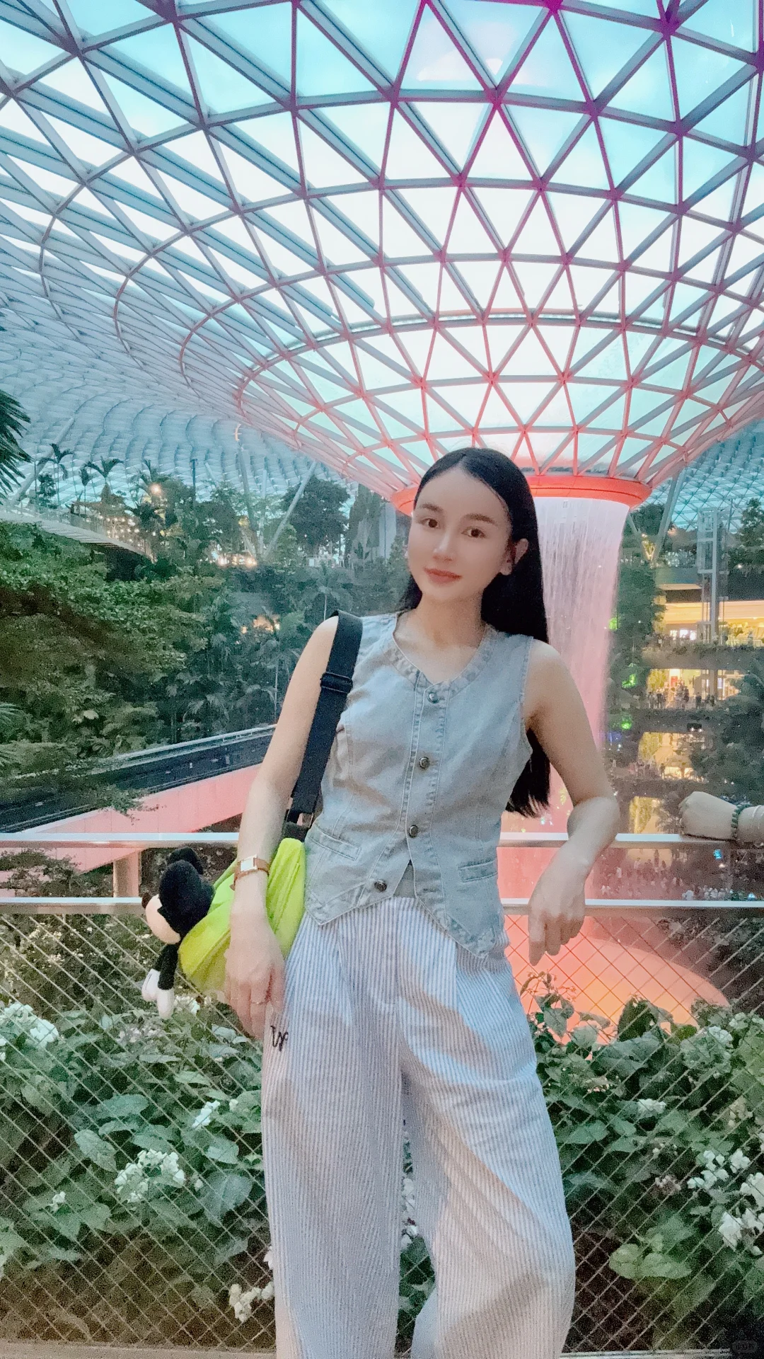 🇸🇬藏在机场里的瀑布和森林